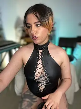 NikkiNix webcam