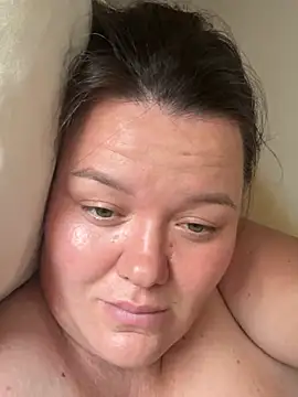 SunnyLeila2101 webcam