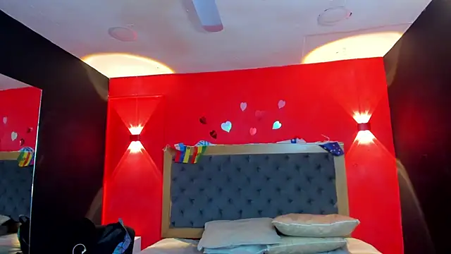 YayaHilton webcam