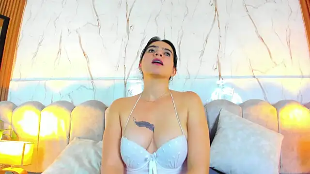 Samantha_Fiire webcam