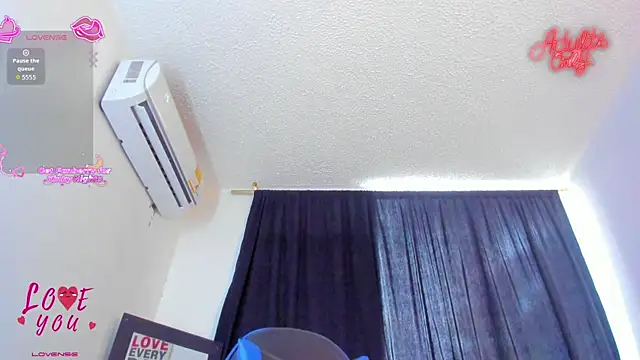 FoxxTattoo webcam