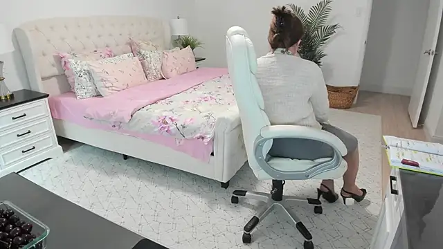 Vika73 webcam
