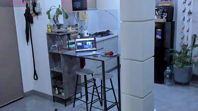 LadyNahir webcam