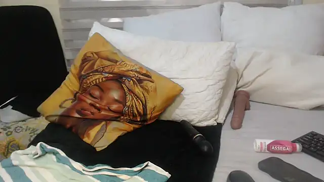 Foxybrownxx1 webcam