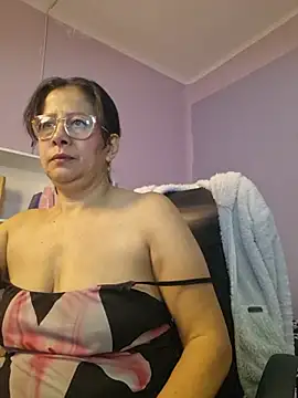 christy_ant webcam