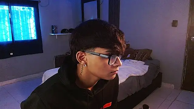 Mr_yisuzz webcam