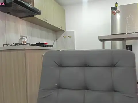 Amazon_brunette1 webcam