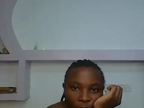 Queenn_vee webcam