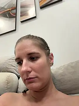 jennifer11772 live cam on StripChat