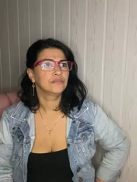 Selin_Sweet9 live cam on StripChat