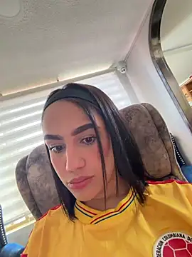 Emily_robertss1 live cam on StripChat
