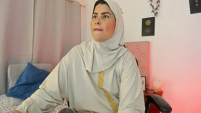 AishaAmin_ webcam