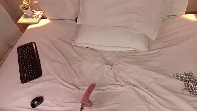 Juliette__3 webcam