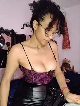 AmelieMartinez webcam