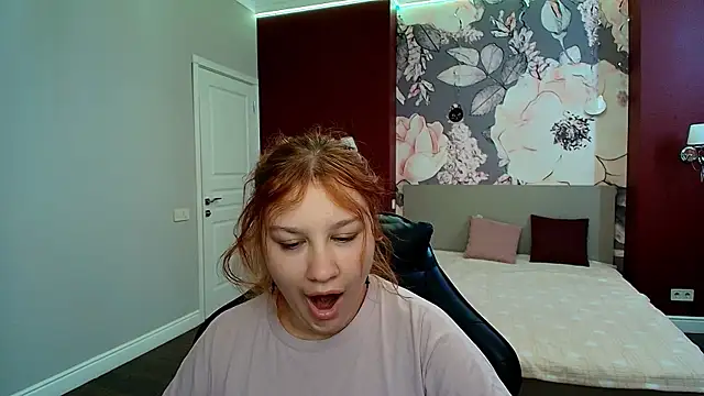 AngelinaLow webcam