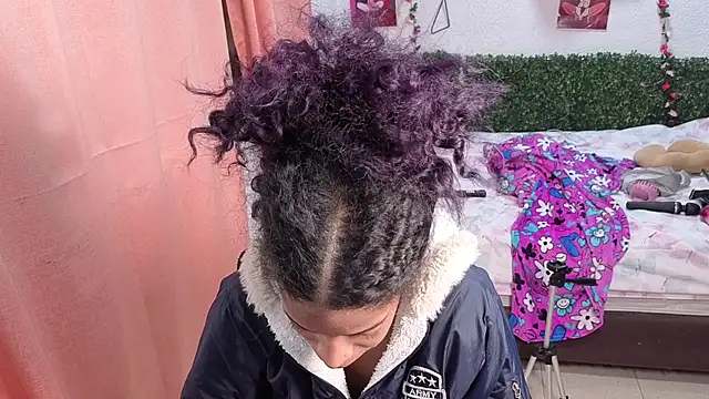 thianahorny webcam