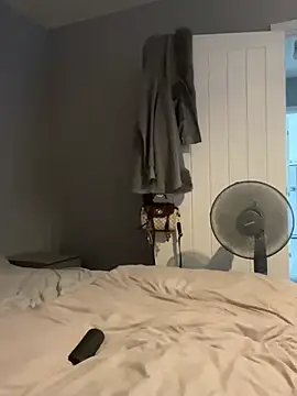 Poppylooloo webcam