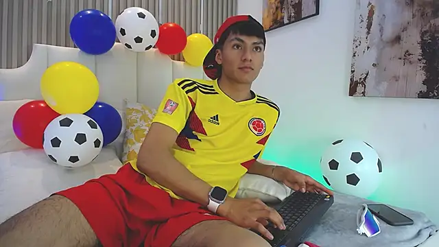 AdrianStark_ webcam