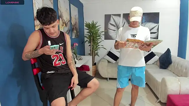 thesecret-roommates webcam