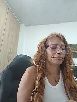 BustyMilf_ webcam