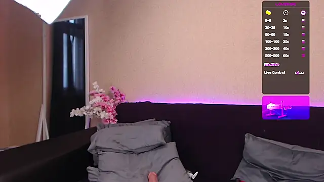 anna_chatstrip webcam