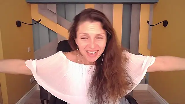 EllaLong webcam