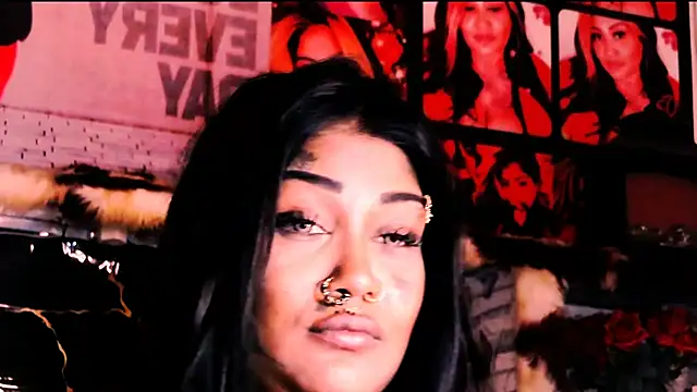 indian_dreamgirl webcam