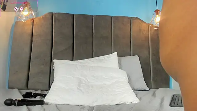 Paulinasiilver live cam on StripChat