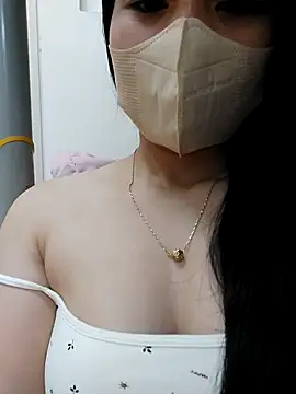 Laurie369 webcam