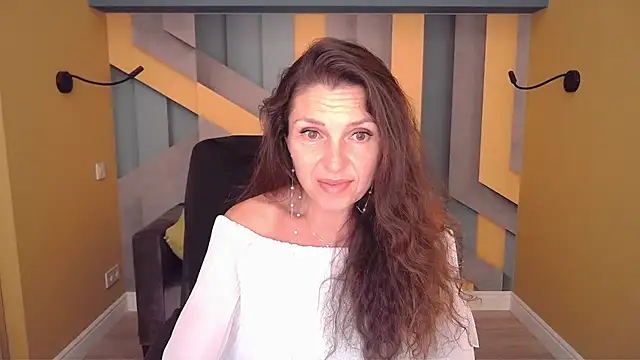 EllaLong webcam