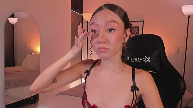 ChloeMoreti webcam