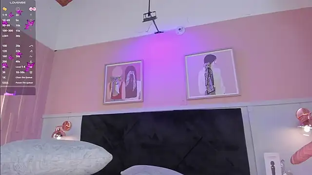 elodie_walker live cam on StripChat