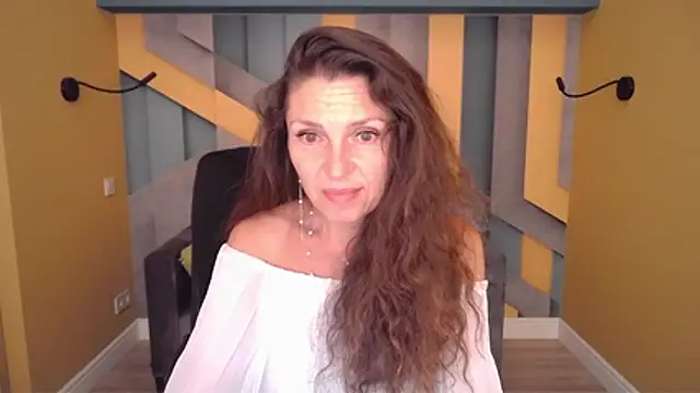 EllaLong webcam