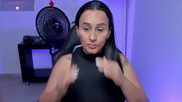 Sara_Charmy webcam