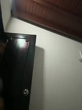 YariRose webcam