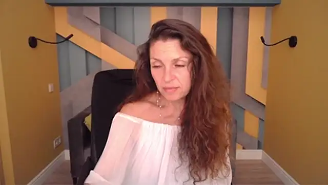 EllaLong webcam