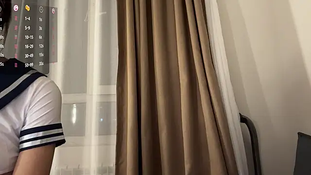 Ur_neighbor_Kira webcam