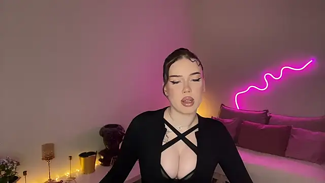mistress_of_hearts live cam on StripChat