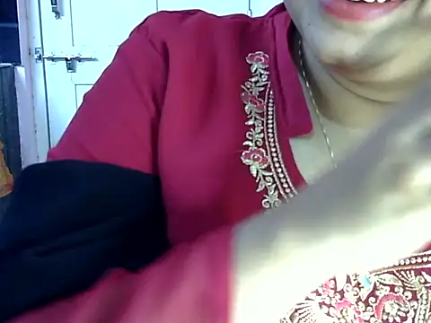 Cute_Aliyaa webcam