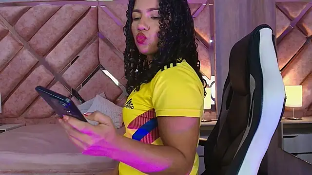 TamaraaHoney webcam