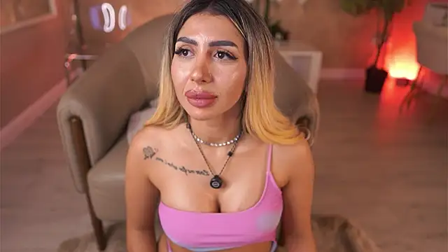 LucyyRosse webcam