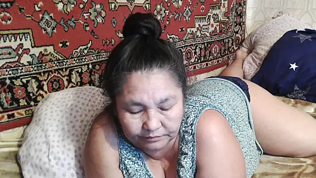 Zulfiya_Bruce webcam