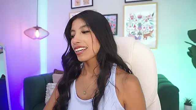 Tiffany_Low webcam