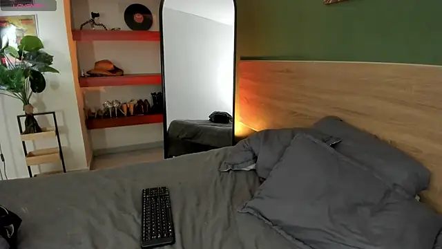 lana_vance webcam