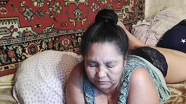 Zulfiya_Bruce webcam