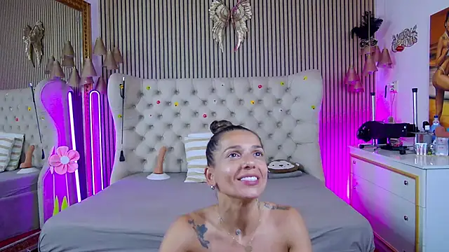 PlayfulShow webcam