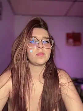 CoraVibes live cam on StripChat