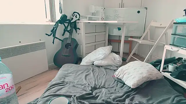 CeriseLapine webcam