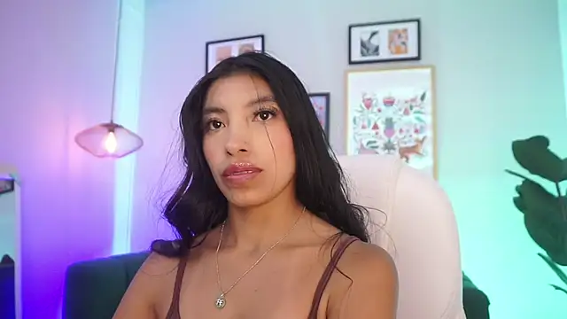 Tiffany_Low webcam