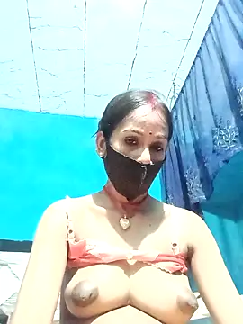 Nandani-758 webcam